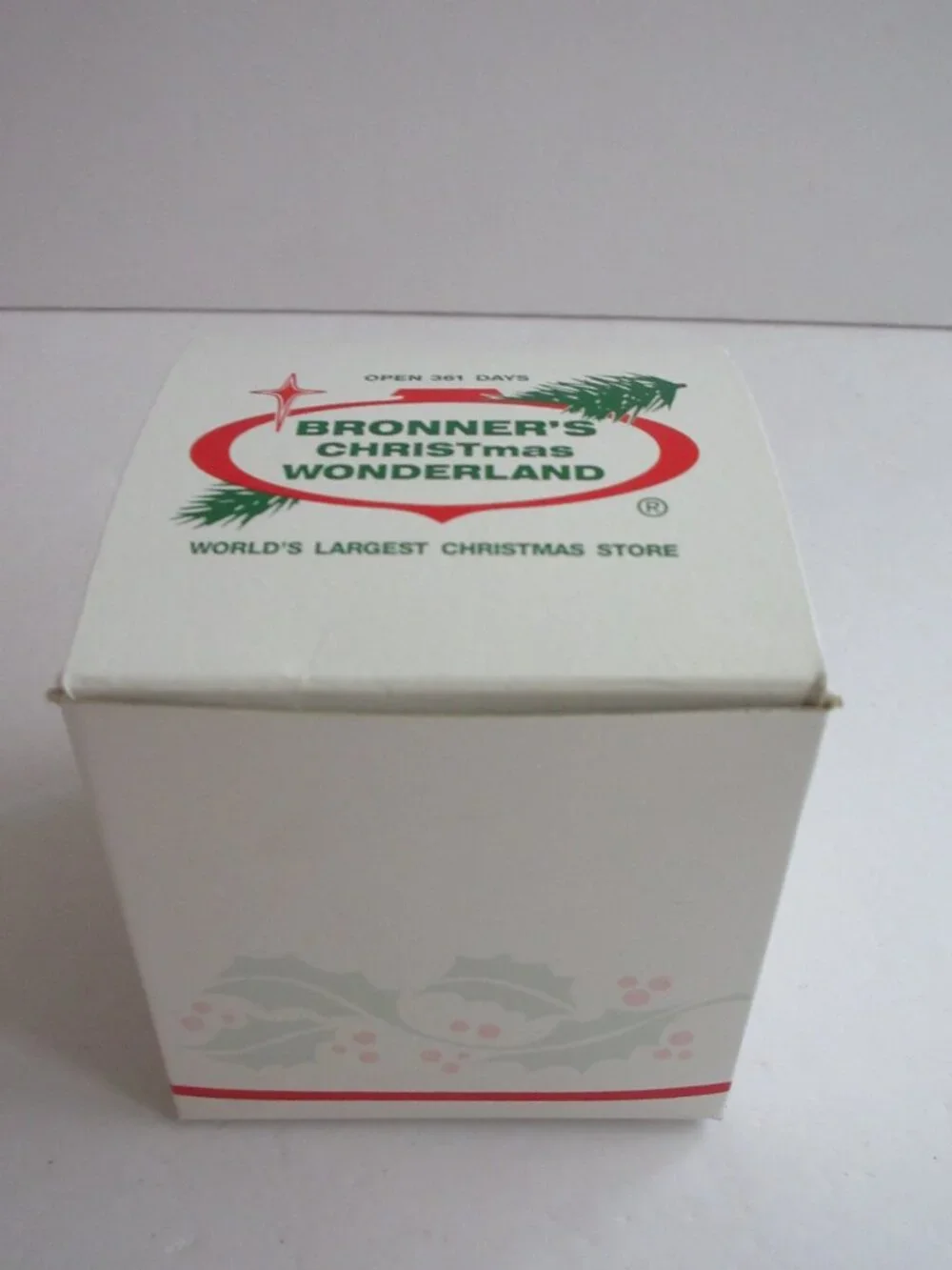 Bronner's Snowmen on Clear Glass Christmas Ornament G&L Cap Faux Snow Beads